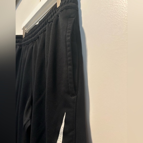 Nike Dri Fit Sweatpants - Picture 2 of 5